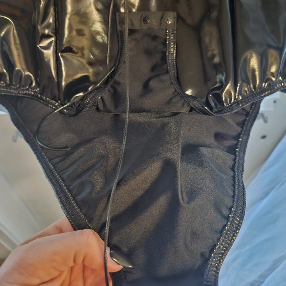 Blackmilkclothing Vampire PVC Bodysuit - Picture 4 of 6